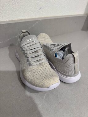 APL Women's Light Gray Knit Sneakers